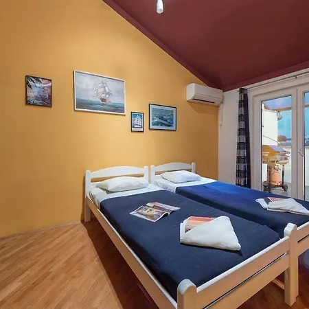 With A Parking Space - 17827 풀라