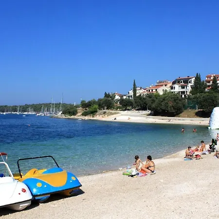 Apartman With A Parking Space - 17827