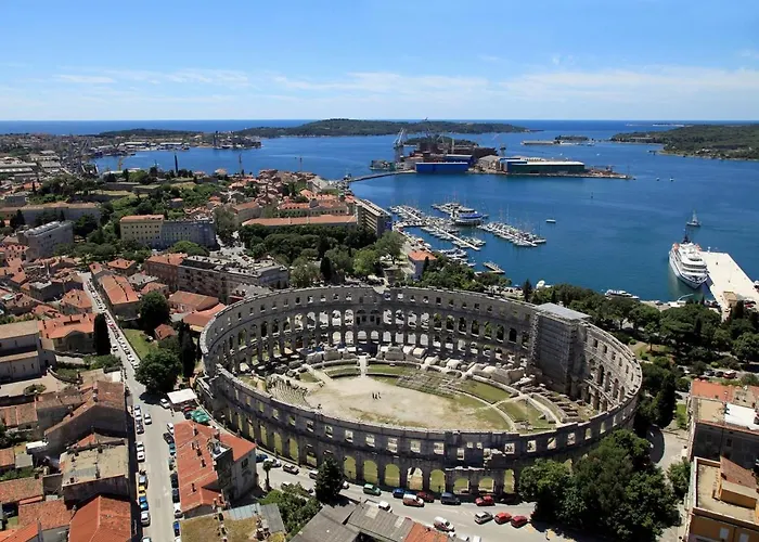 With A Parking Space - 17827 Pula