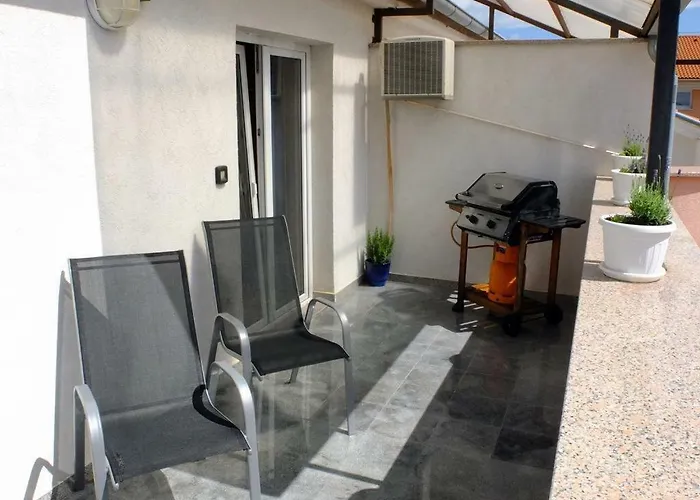 דירה With A Parking Space - 17827